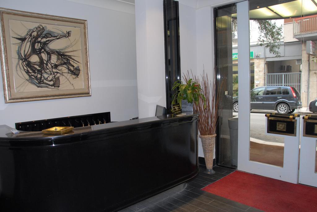 White House Hotel Foggia Exterior photo